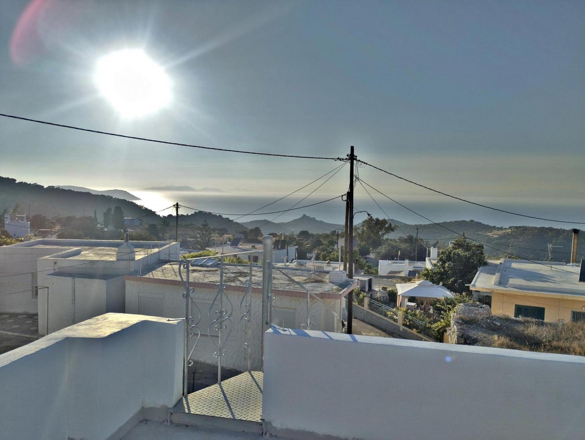 Laurel Lk In Rhodes