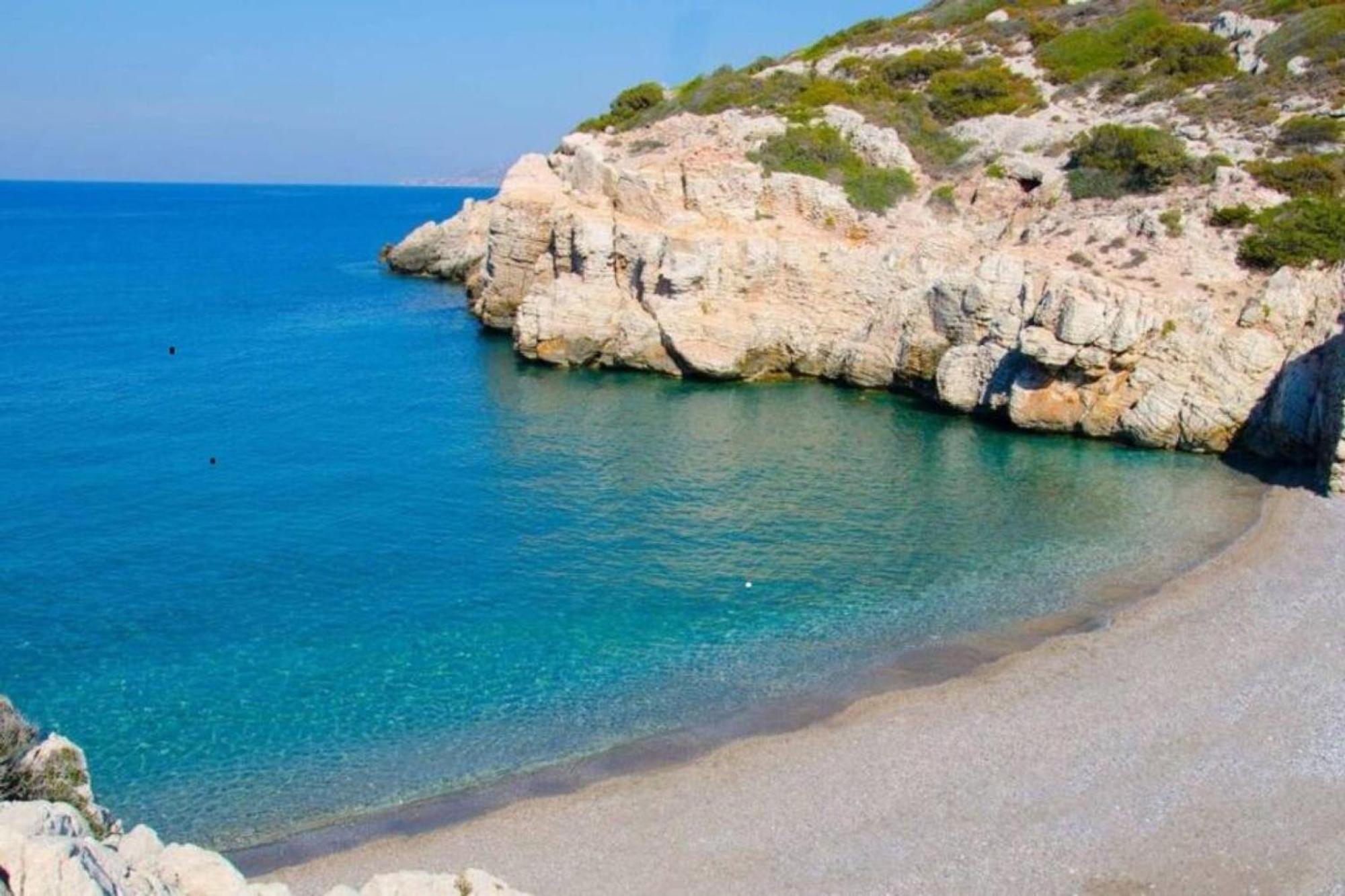 Laurel Lk In Rhodes